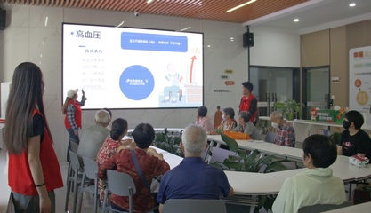 走进董宅社区，“银发健康科普”温情护航晚年生活